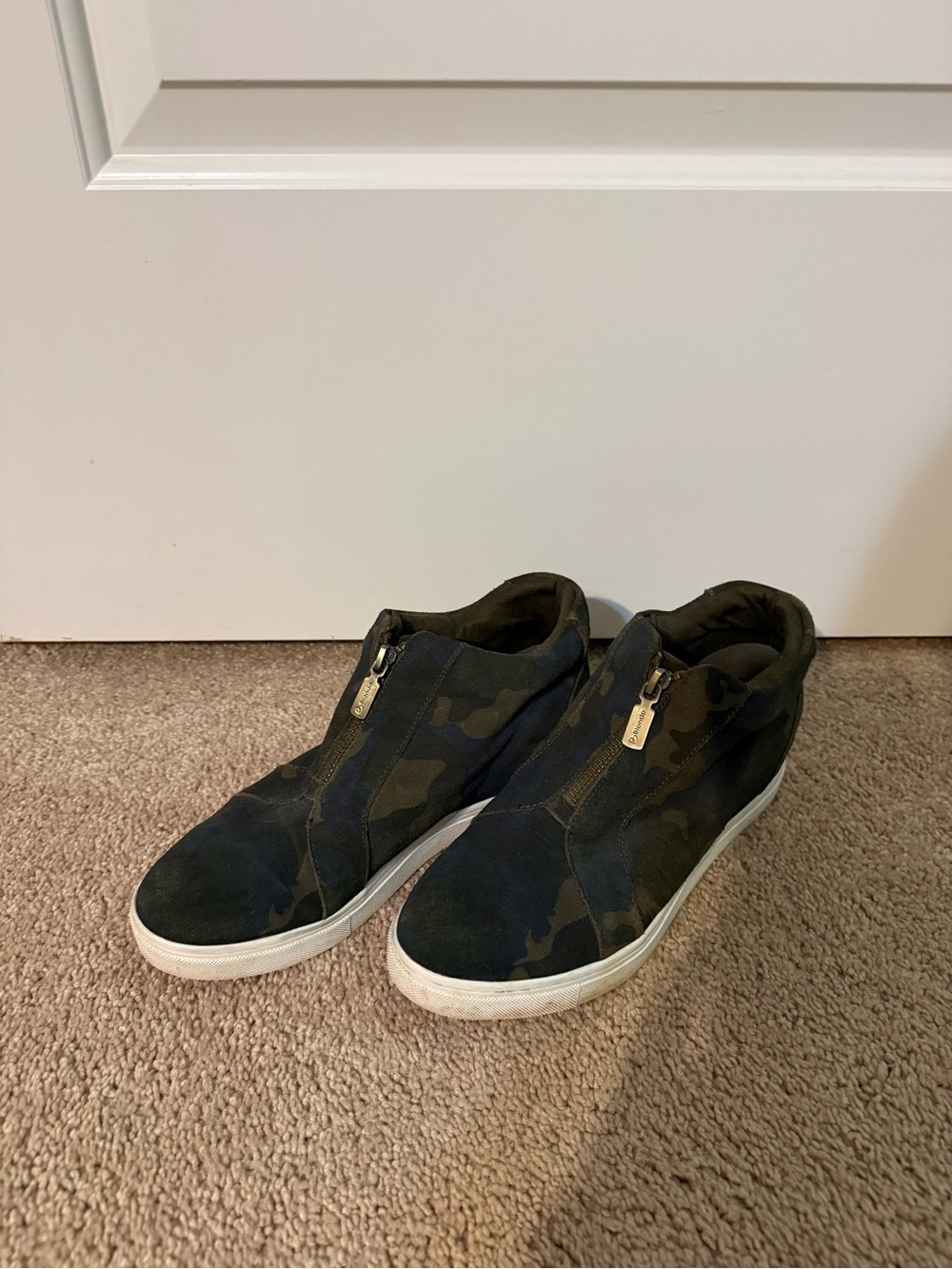 Blondo Women's Camouflage Wedge Sneakers - Olive Green
